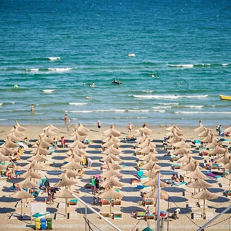 Lov Beach N Pool Alezzi דירה
